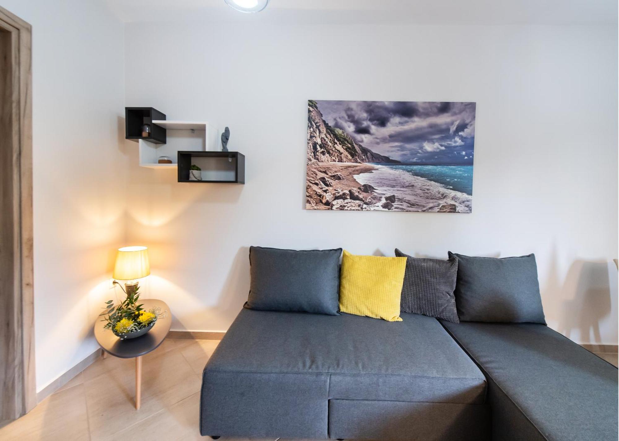 Ruellia Luxury Apartments Kalligoni Ngoại thất bức ảnh